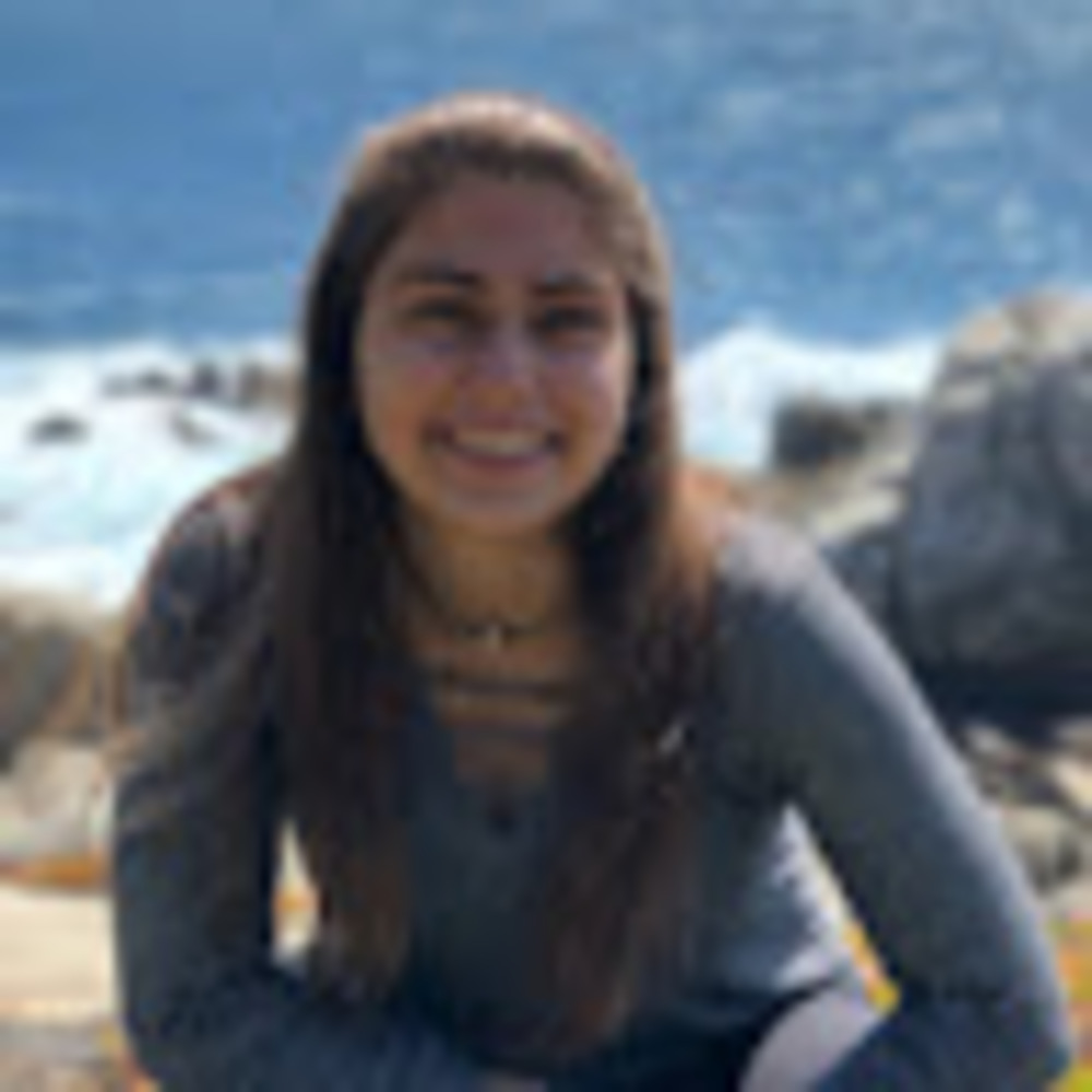 Meet your Posher, Yasmine